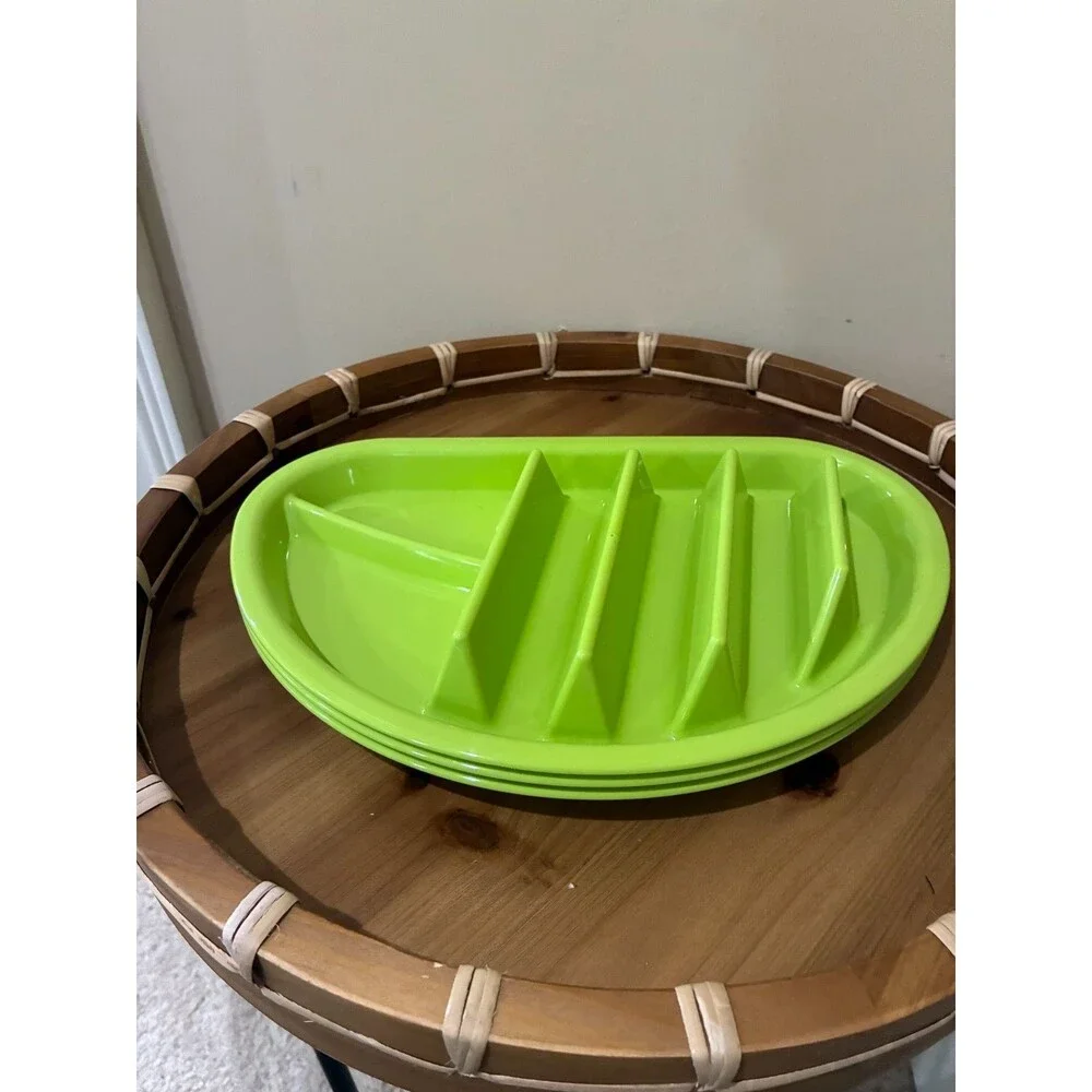 Arrow Home Plastic Fiesta Taco Plate, Holds 3 Tacos and 2 Sides - 3 RED 3 GREEN